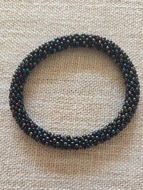 Sashka Co. Iridescent Black Seed Bead Bracelet